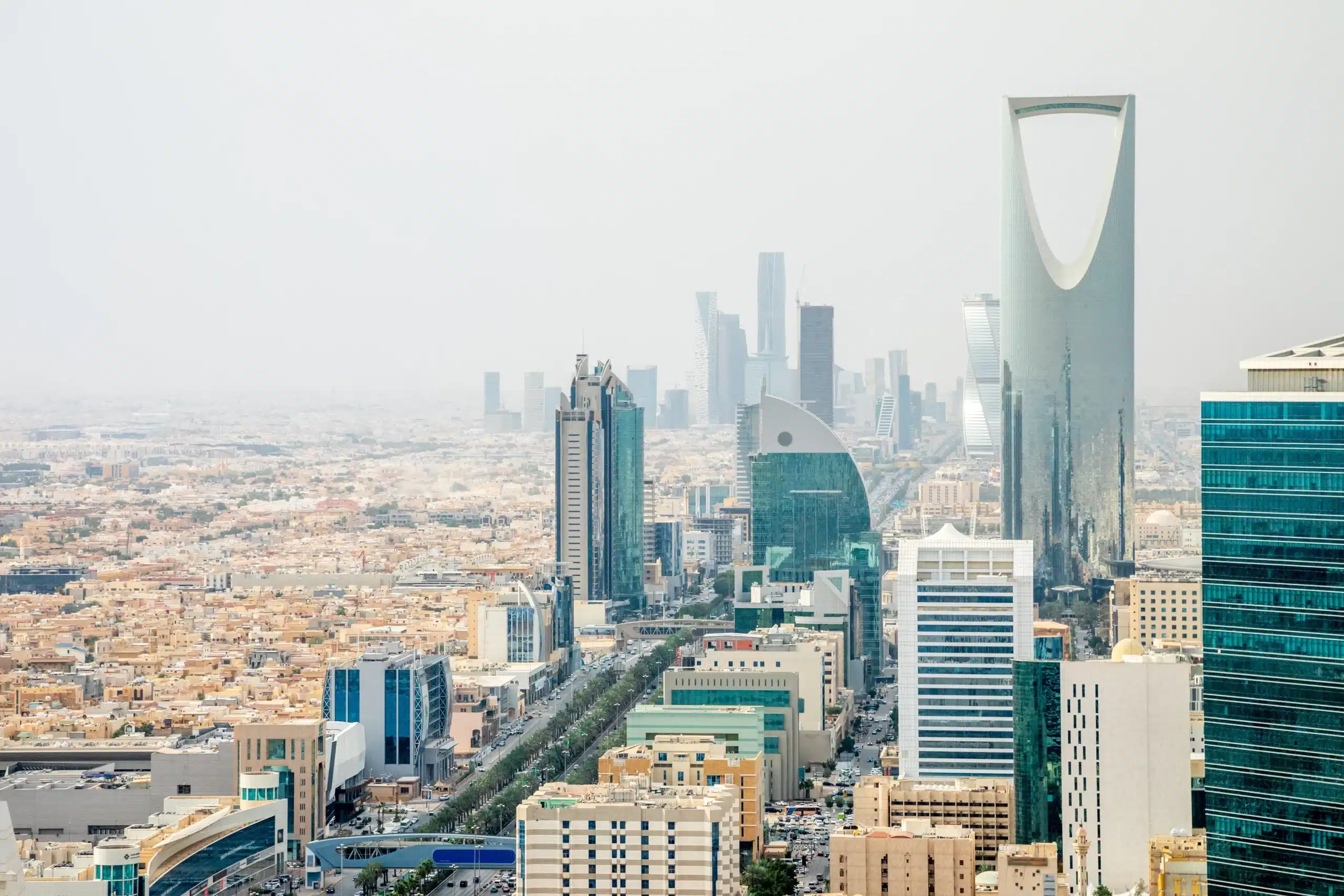 الاستعلام عن طلب زيارة عائلية للمقيمين